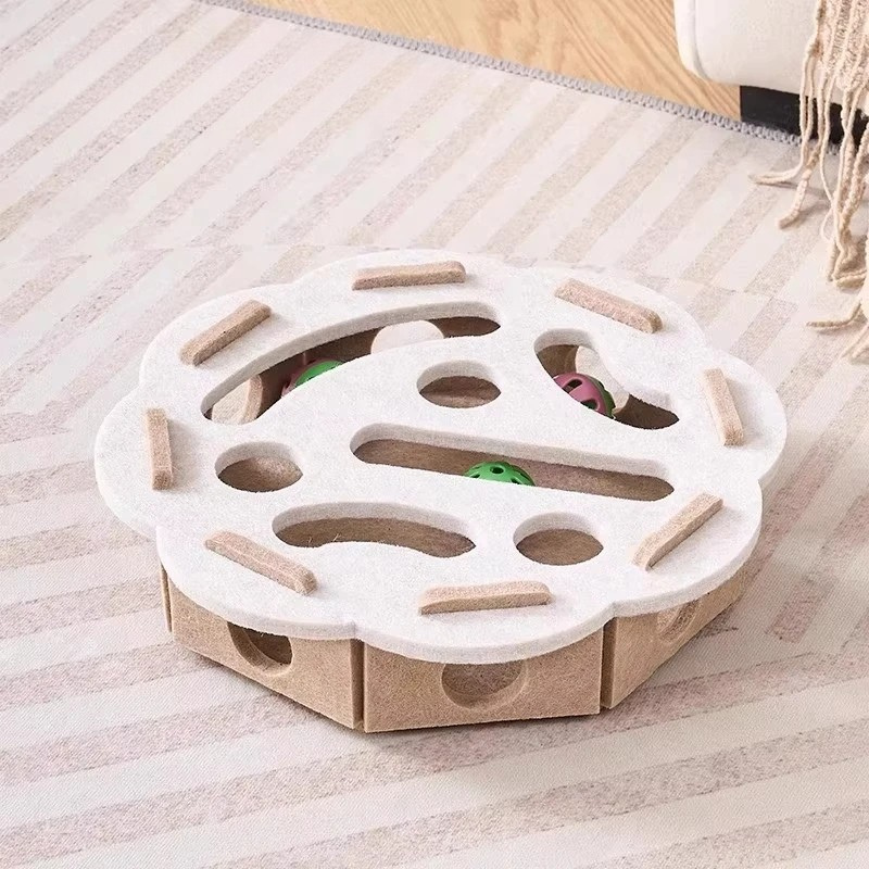 Cozy Felt Interactive Cat Puzzle Box — Engaging Toy for Curious Cats