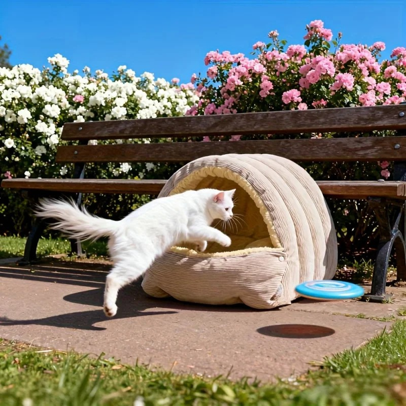 Cozy Arctic-Fleece Cat Cave Bed – Warm, Enclosed Shelter for Ultimate Comfort